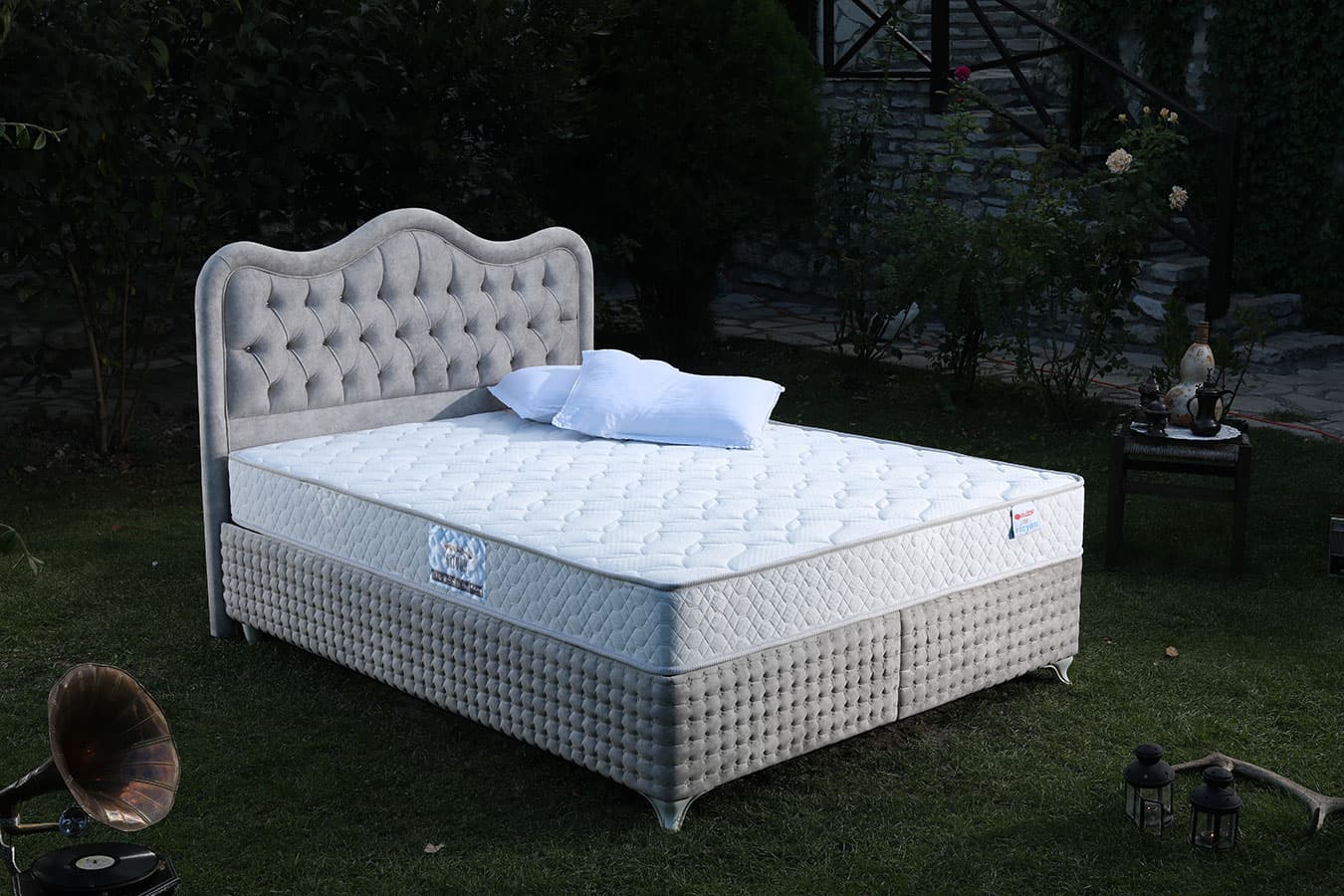 Vision Series Bed